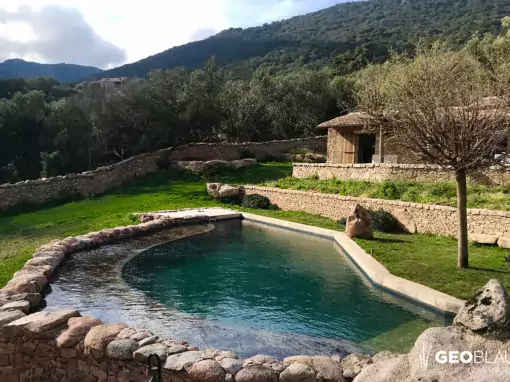 Biotop ecozwembad – Corsica